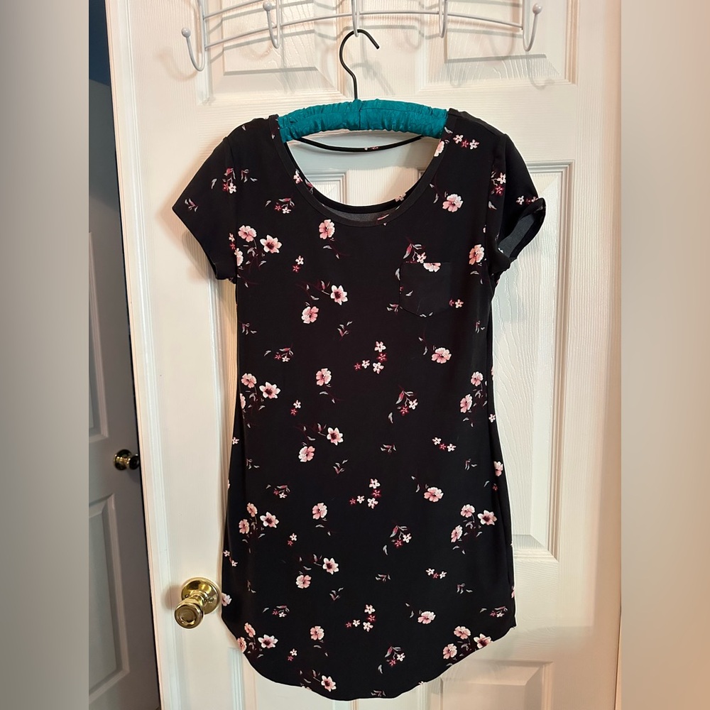 Floral pocket T-shirt dress